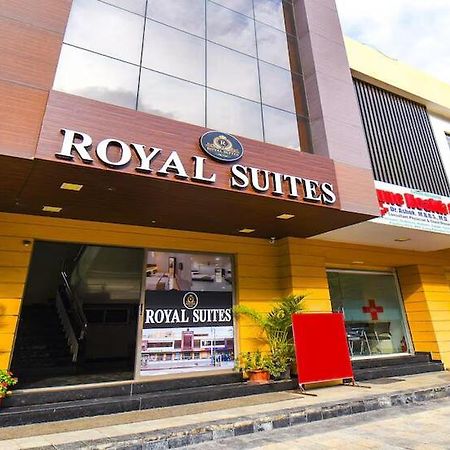 Fabhotel Royal Suits - Nr Mahadji Shinde Chhatri Mundhva Exterior foto
