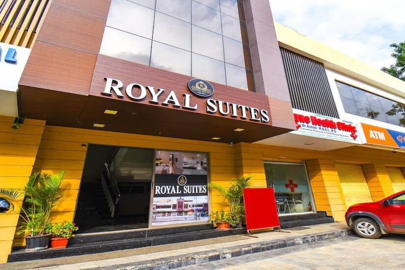 Fabhotel Royal Suits - Nr Mahadji Shinde Chhatri Mundhva Exterior foto